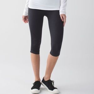 Lululemon •In the Flow• crop